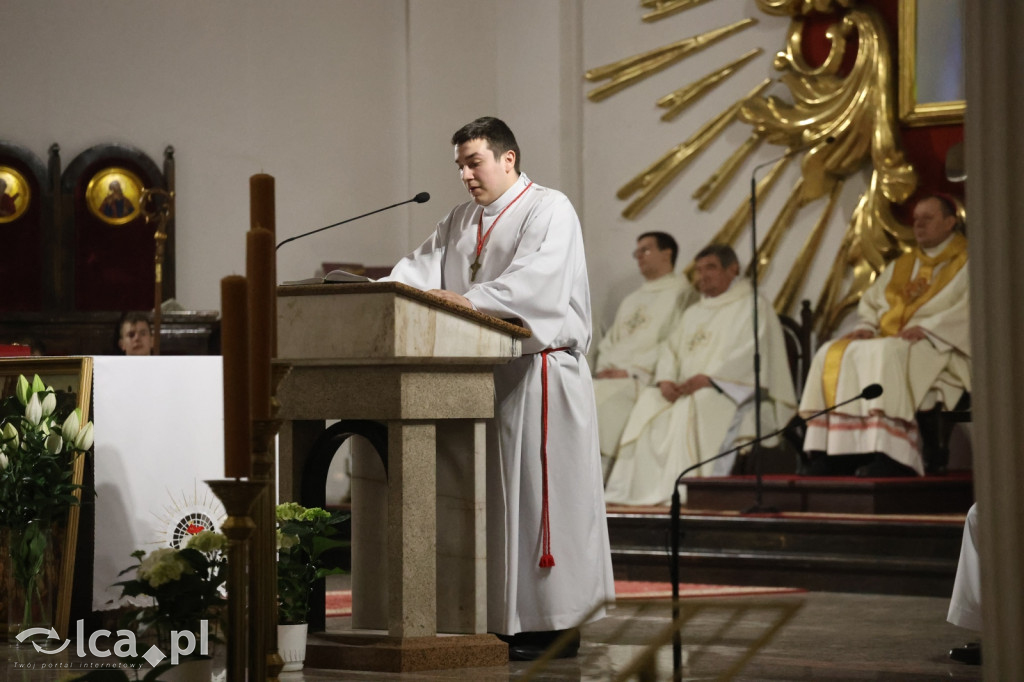 Wigilia Paschalna w kościele NSPJ w Legnicy