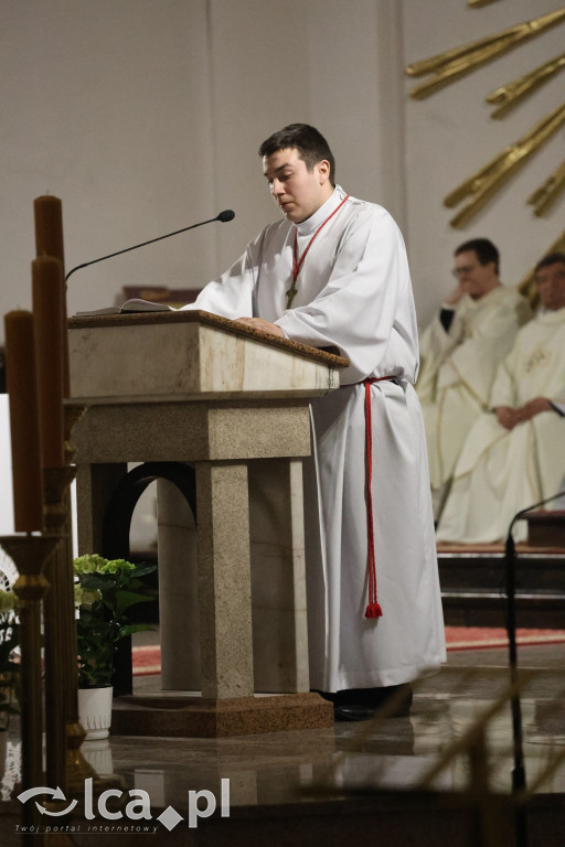 Wigilia Paschalna w kościele NSPJ w Legnicy