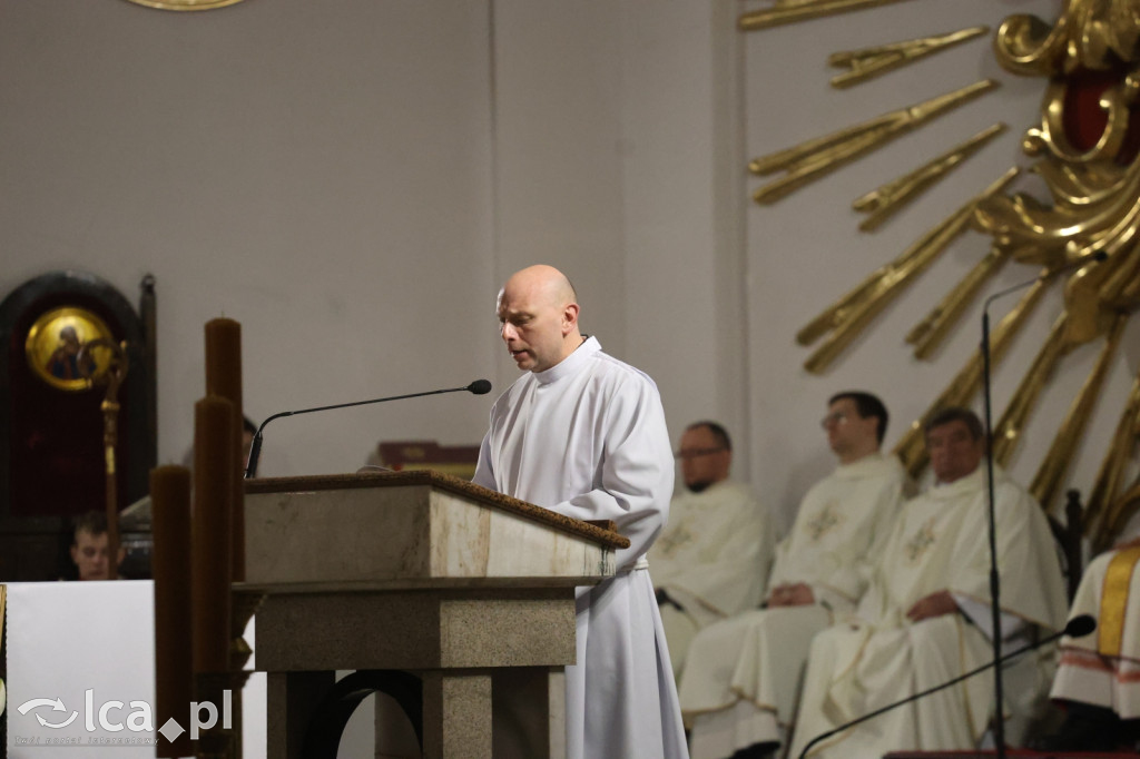 Wigilia Paschalna w kościele NSPJ w Legnicy