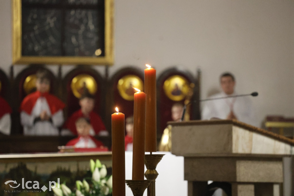 Wigilia Paschalna w kościele NSPJ w Legnicy