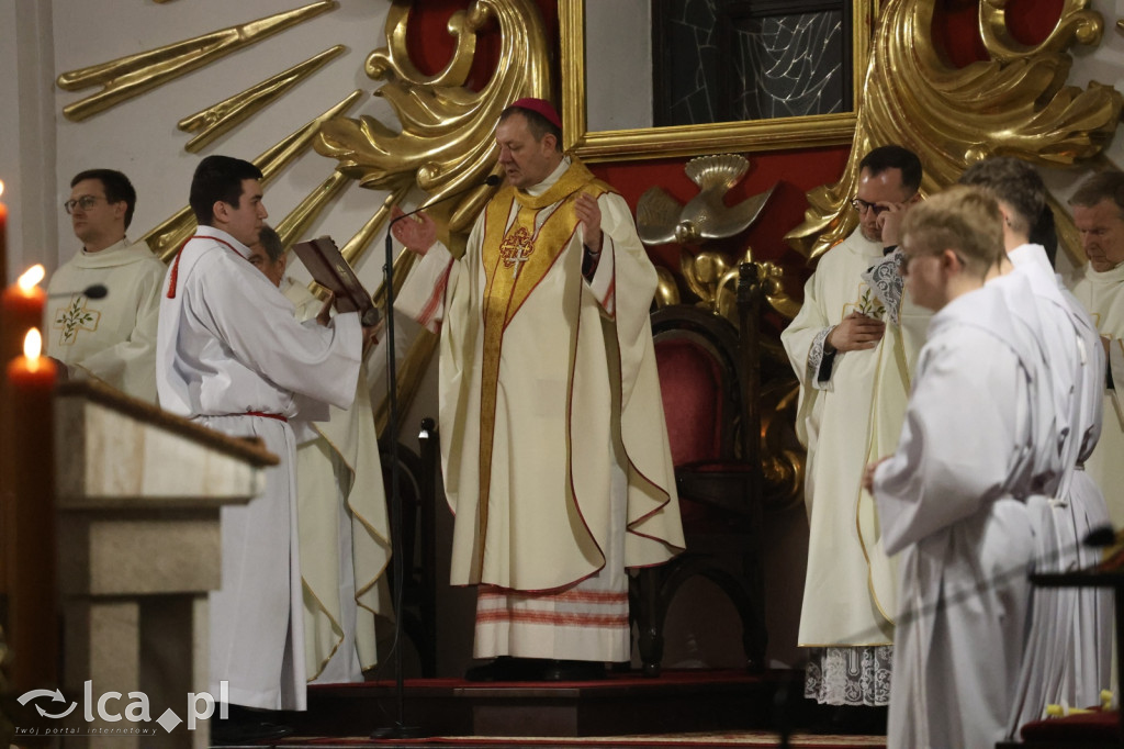 Wigilia Paschalna w kościele NSPJ w Legnicy