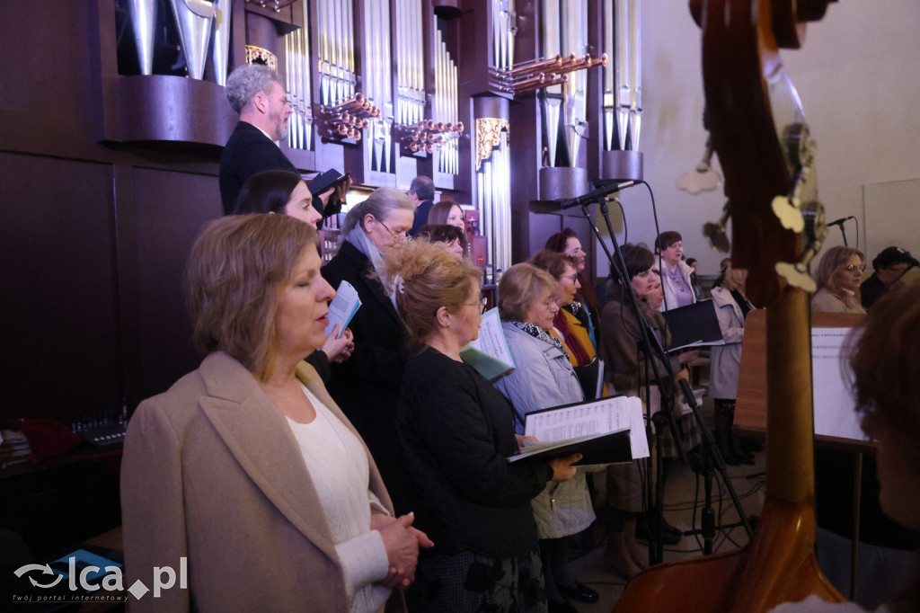 Wigilia Paschalna w kościele NSPJ w Legnicy