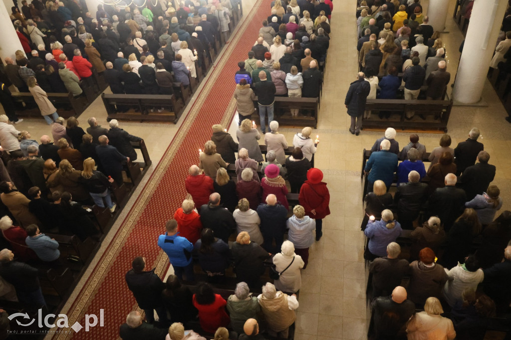 Wigilia Paschalna w kościele NSPJ w Legnicy