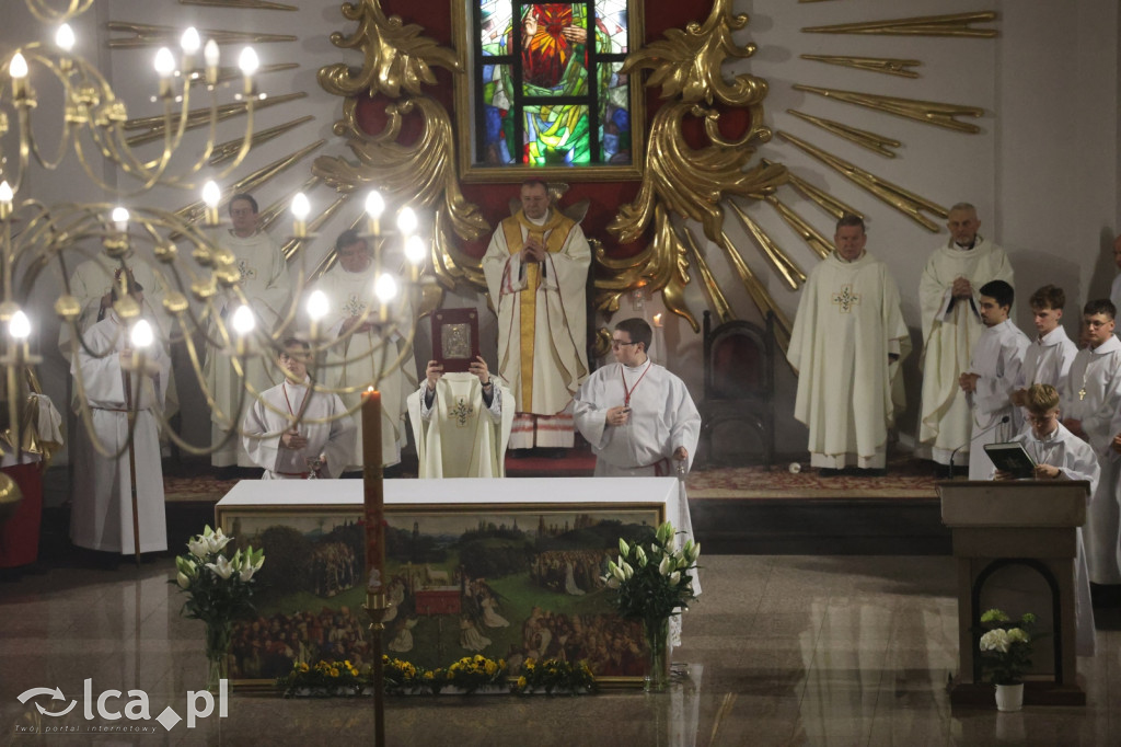 Wigilia Paschalna w kościele NSPJ w Legnicy