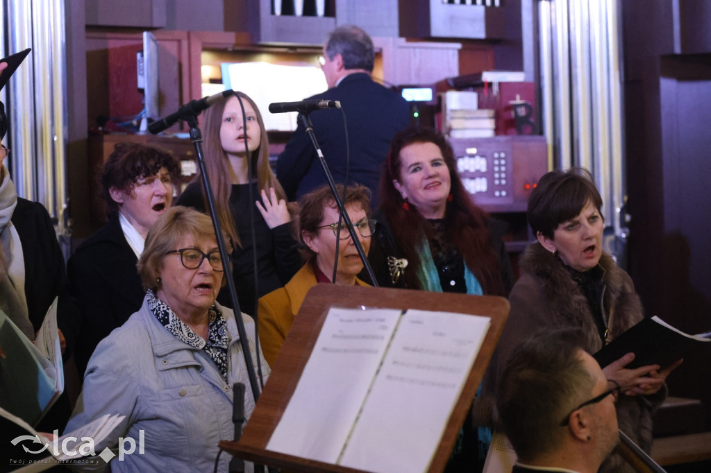 Wigilia Paschalna w kościele NSPJ w Legnicy