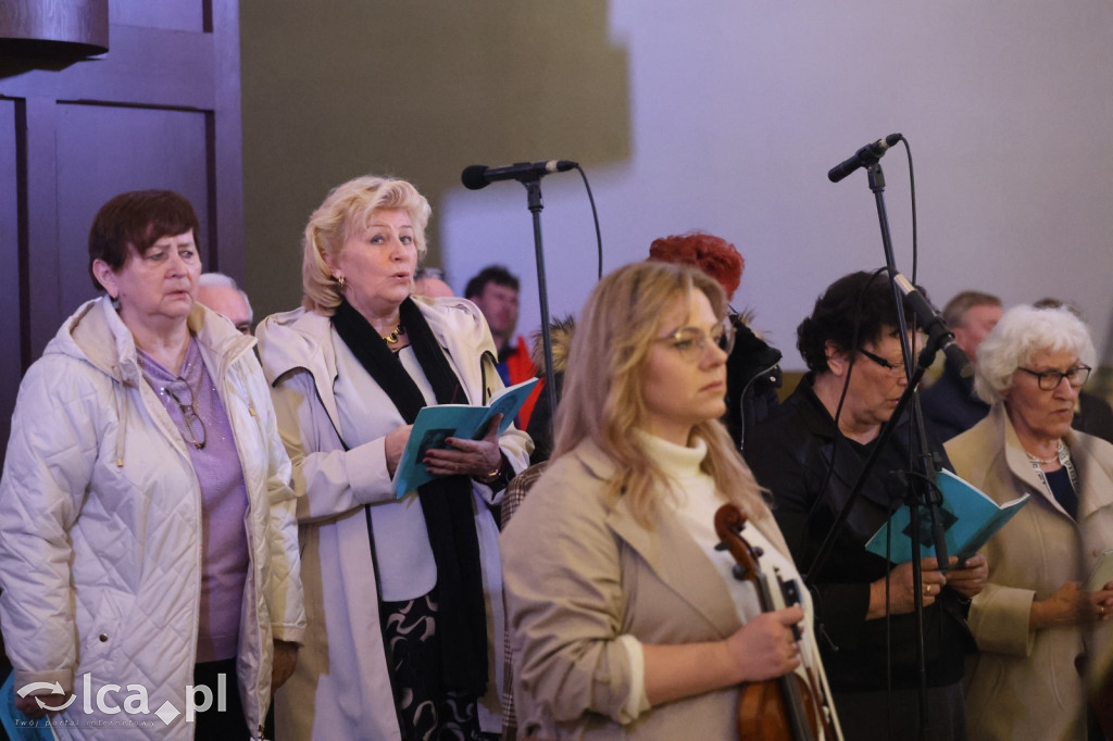 Wigilia Paschalna w kościele NSPJ w Legnicy