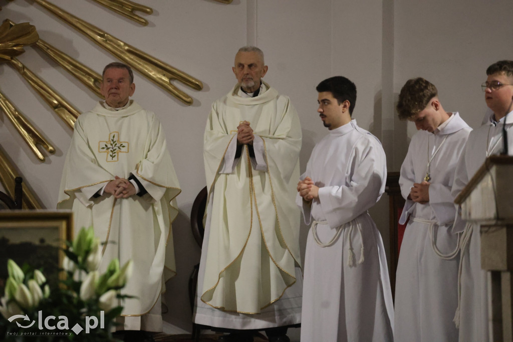 Wigilia Paschalna w kościele NSPJ w Legnicy