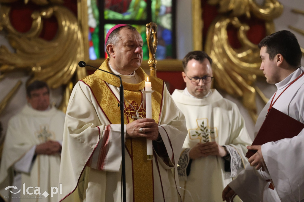 Wigilia Paschalna w kościele NSPJ w Legnicy