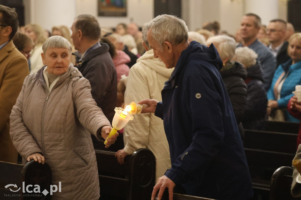 Wigilia Paschalna w kościele NSPJ w Legnicy