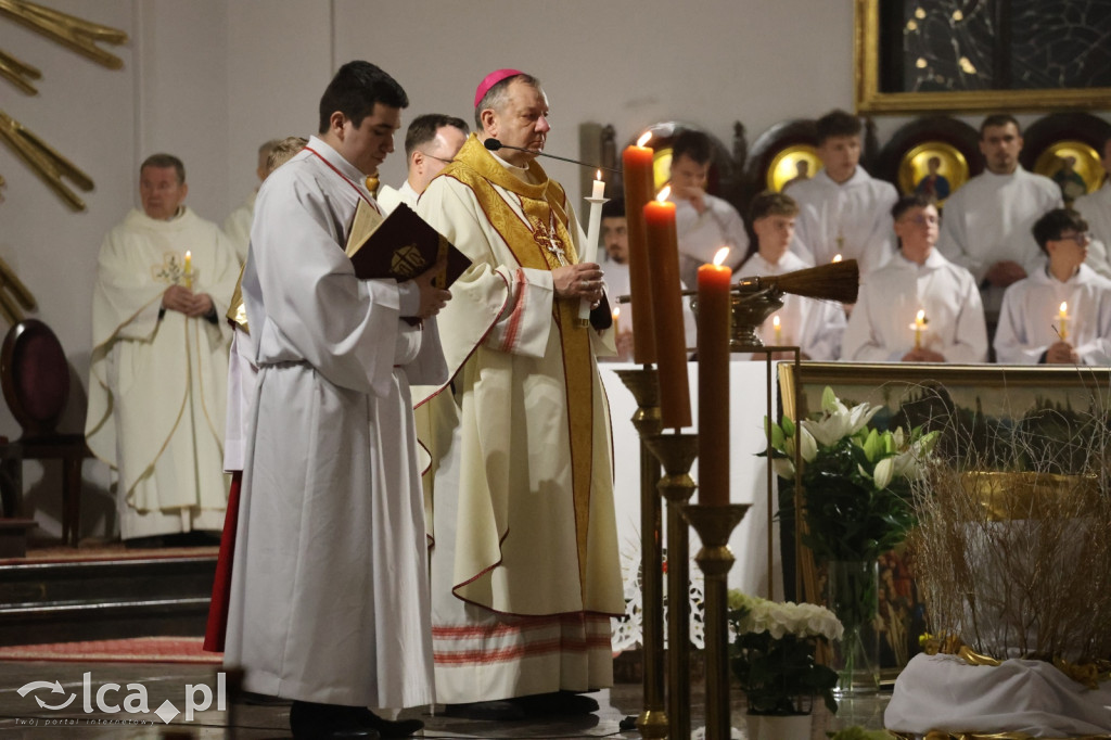 Wigilia Paschalna w kościele NSPJ w Legnicy