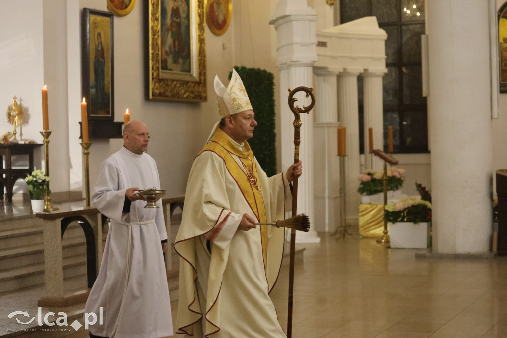 Wigilia Paschalna w kościele NSPJ w Legnicy