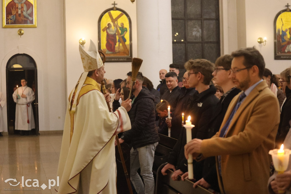 Wigilia Paschalna w kościele NSPJ w Legnicy