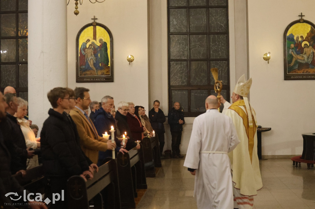 Wigilia Paschalna w kościele NSPJ w Legnicy