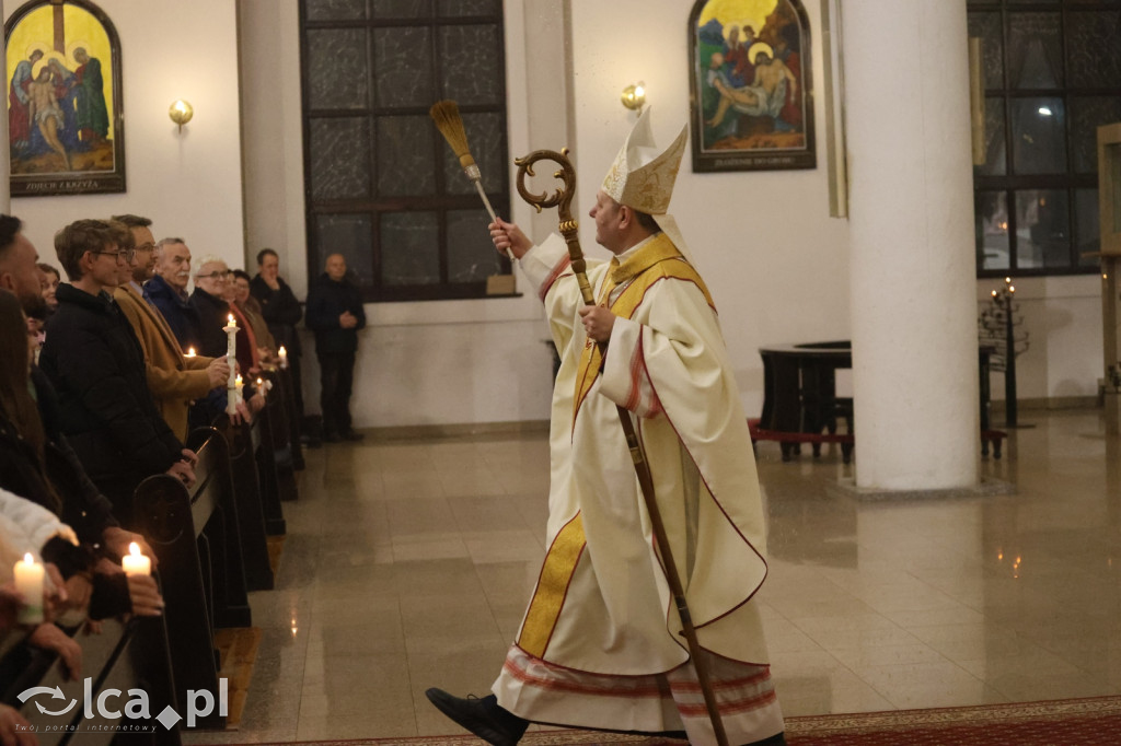 Wigilia Paschalna w kościele NSPJ w Legnicy