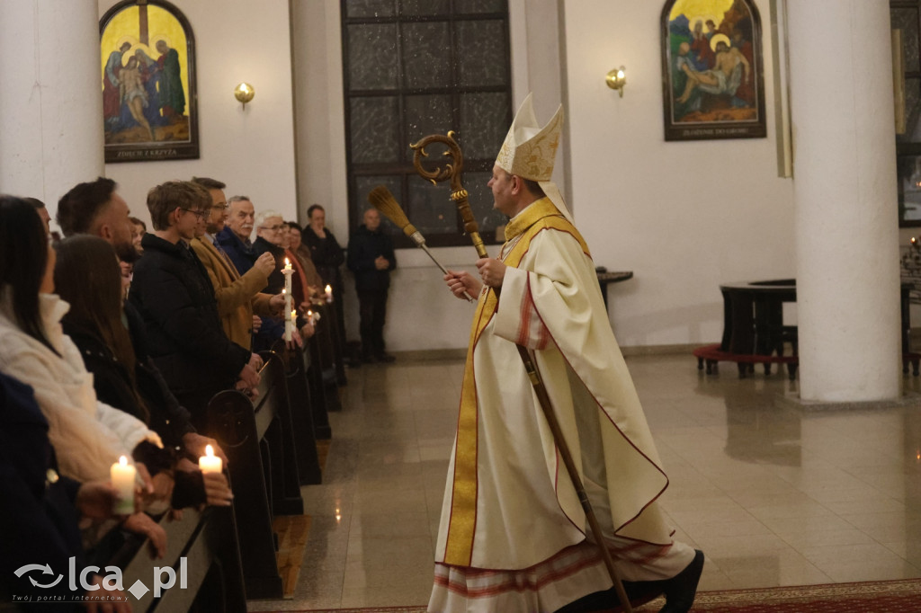 Wigilia Paschalna w kościele NSPJ w Legnicy