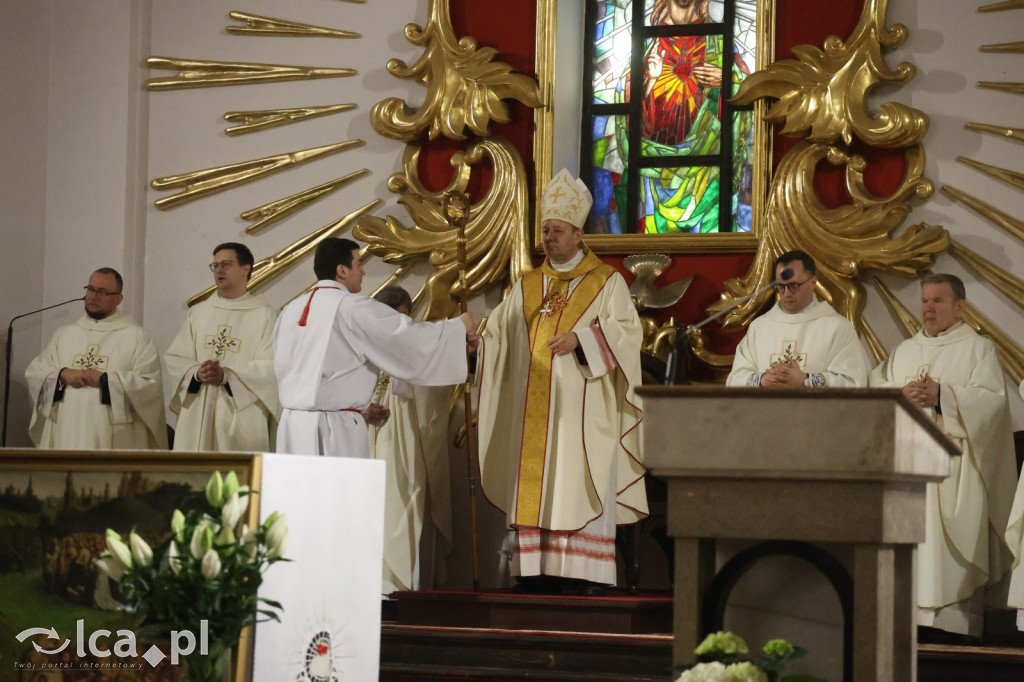 Wigilia Paschalna w kościele NSPJ w Legnicy