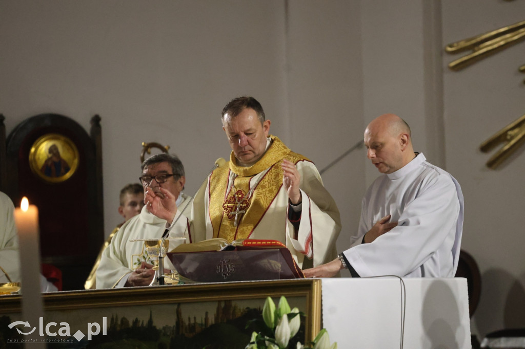 Wigilia Paschalna w kościele NSPJ w Legnicy