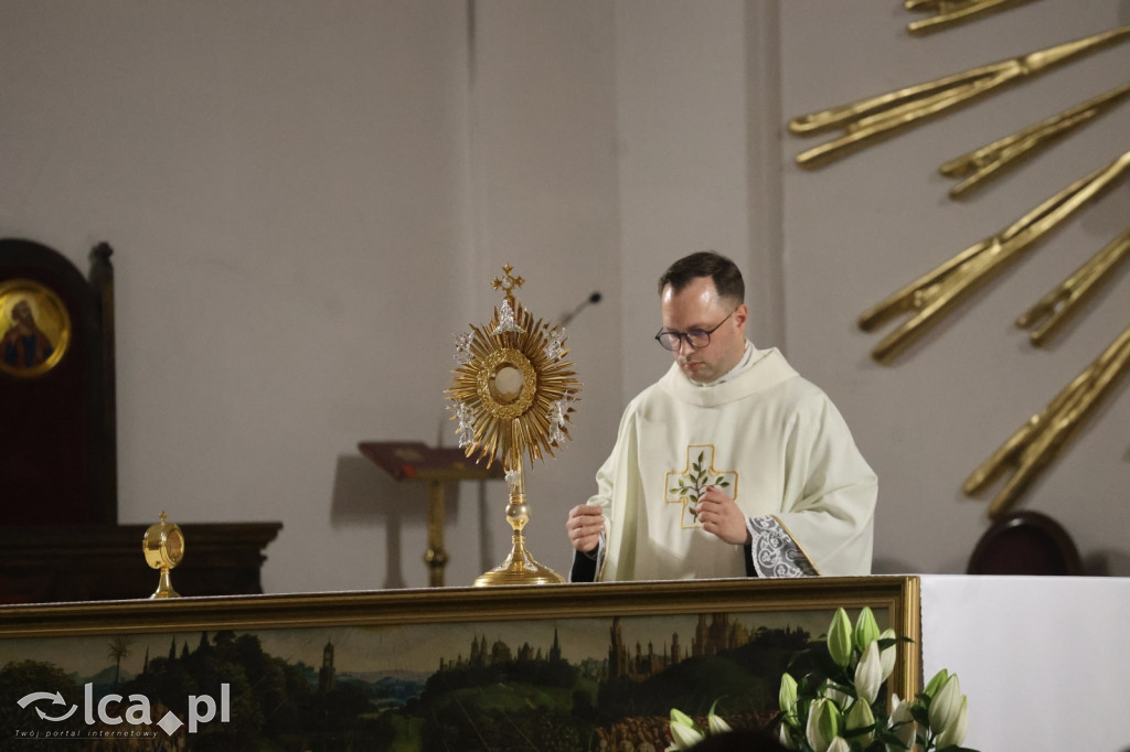 Wigilia Paschalna w kościele NSPJ w Legnicy