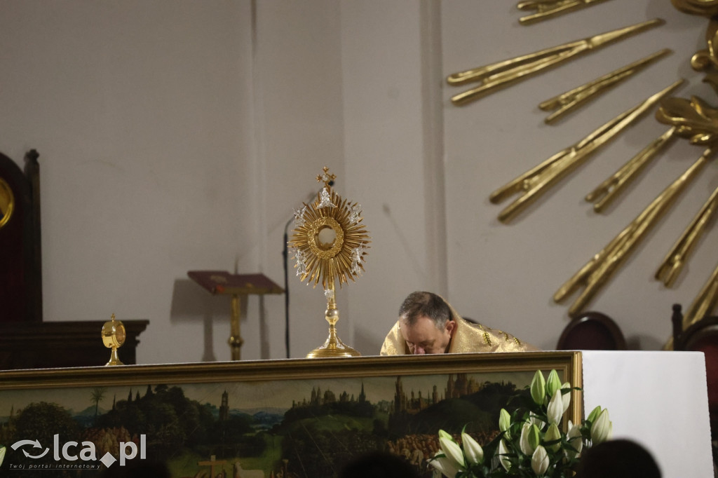 Wigilia Paschalna w kościele NSPJ w Legnicy