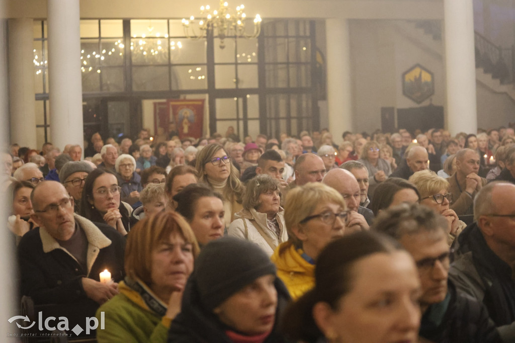 Wigilia Paschalna w kościele NSPJ w Legnicy