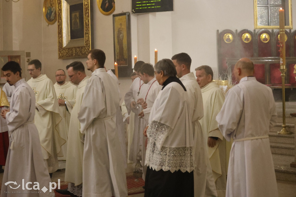 Wigilia Paschalna w kościele NSPJ w Legnicy