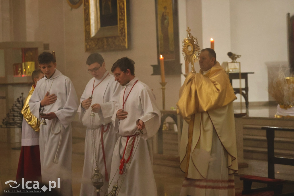 Wigilia Paschalna w kościele NSPJ w Legnicy