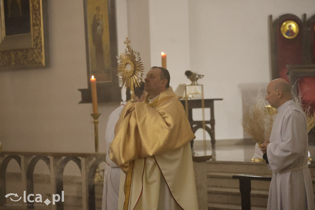 Wigilia Paschalna w kościele NSPJ w Legnicy