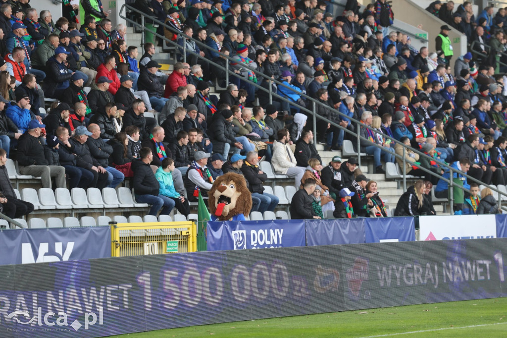 Kibice na meczu Miedź Legnica - Polonia Bytom
