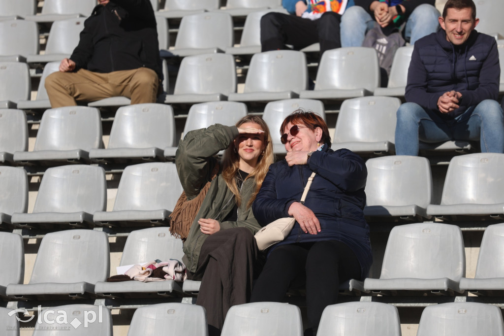 Kibice na meczu Miedź Legnica - Polonia Bytom