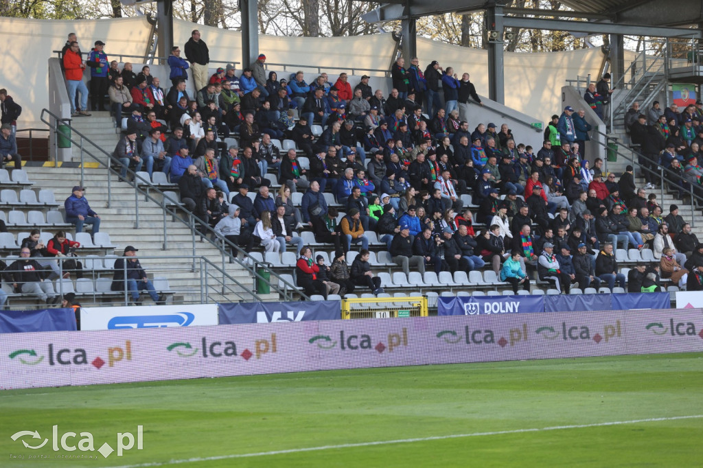 Kibice na meczu Miedź Legnica - Polonia Bytom