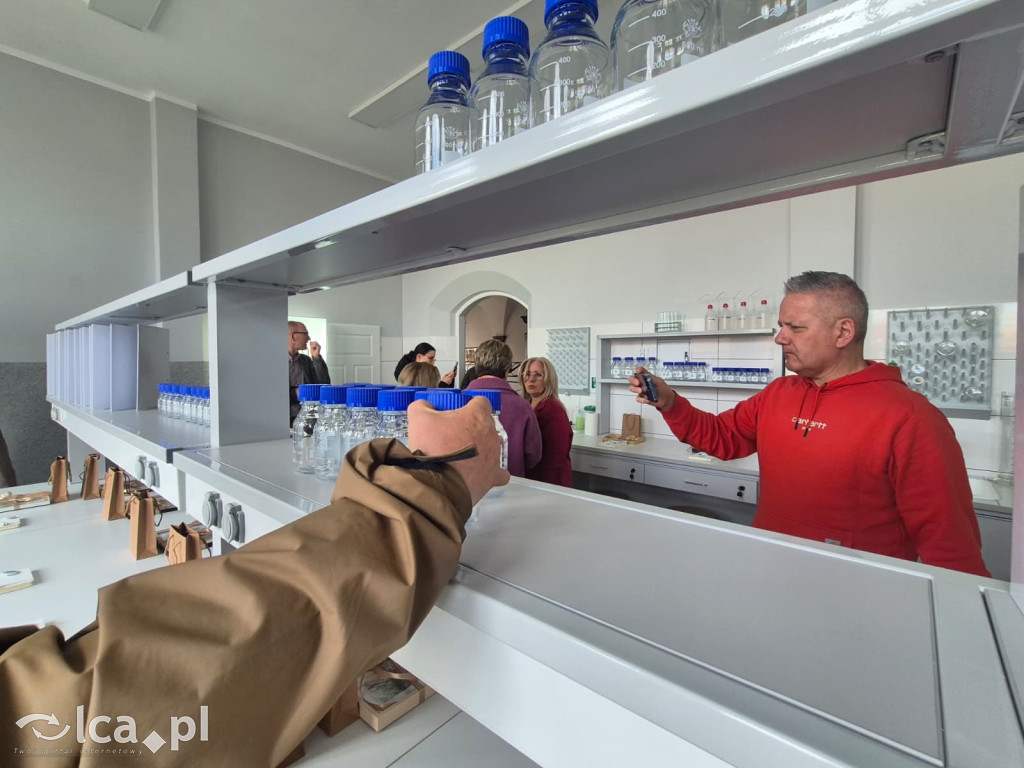 II LO ma nowoczesną pracownię chemiczną