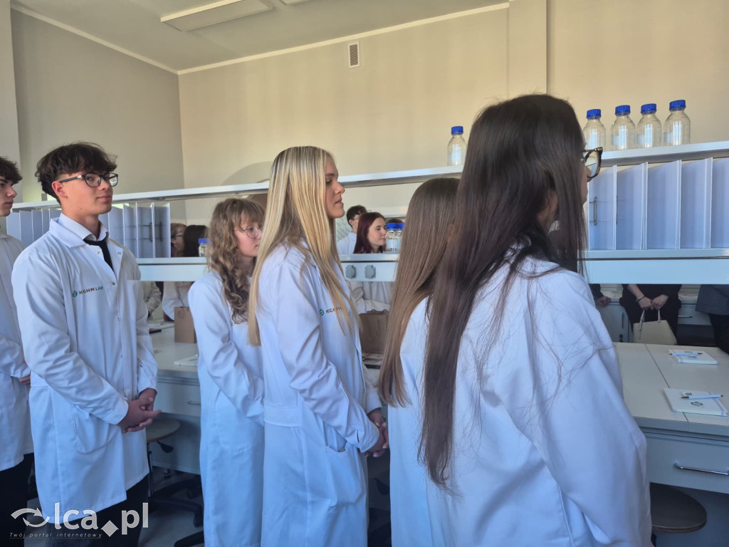 II LO ma nowoczesną pracownię chemiczną