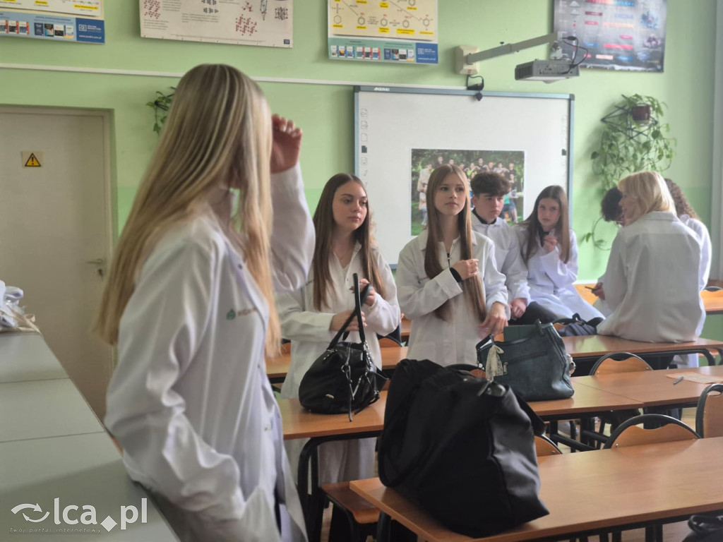 II LO ma nowoczesną pracownię chemiczną