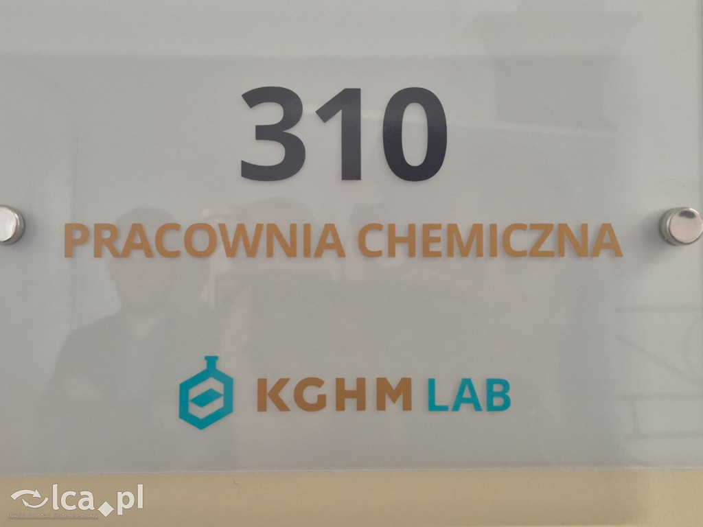II LO ma nowoczesną pracownię chemiczną