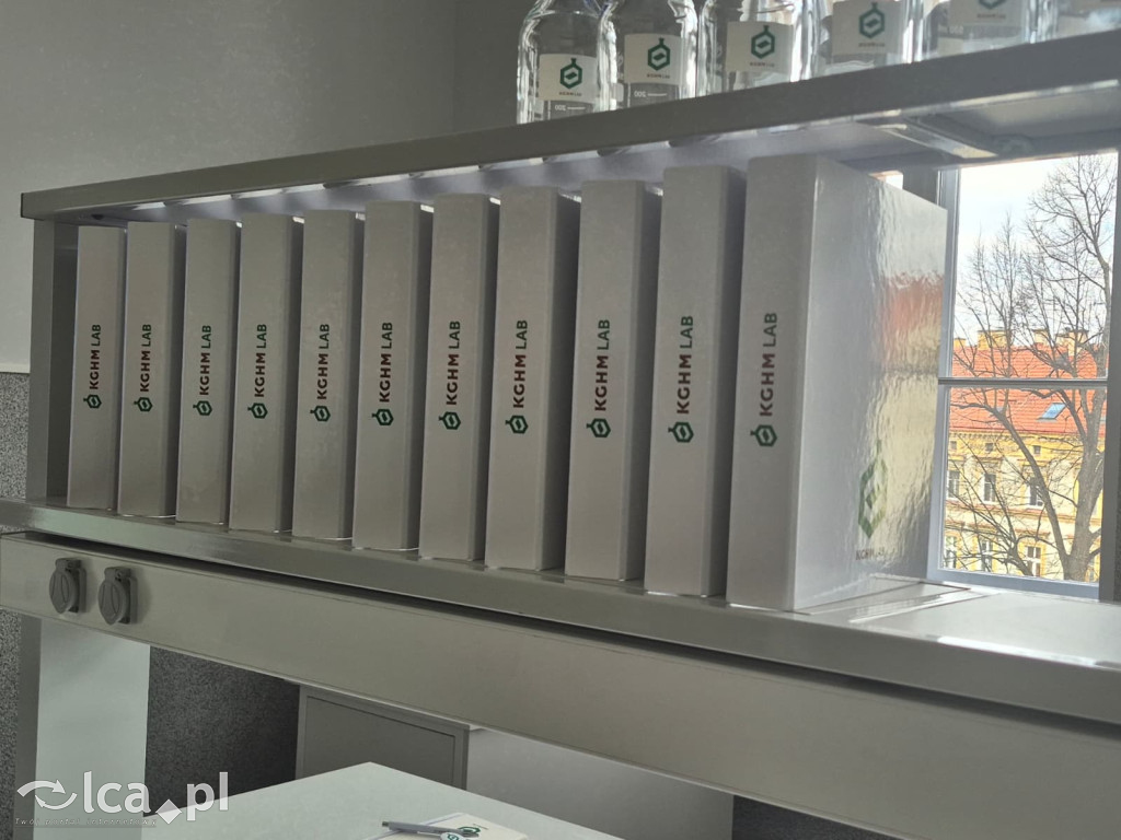 II LO ma nowoczesną pracownię chemiczną