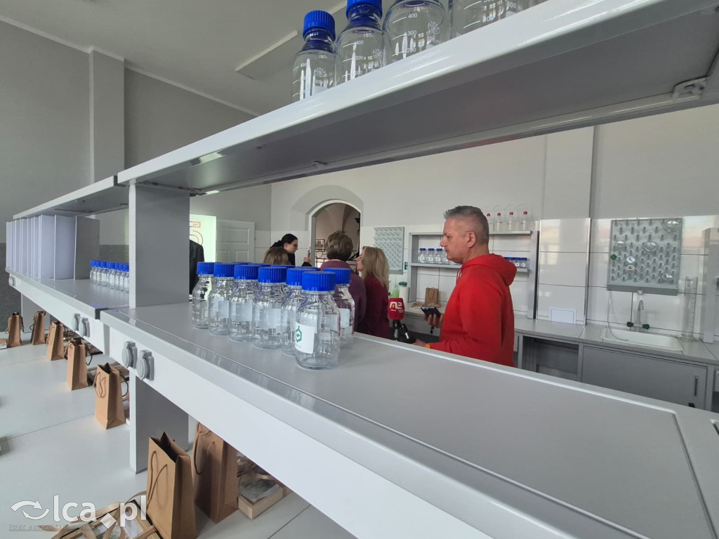 II LO ma nowoczesną pracownię chemiczną