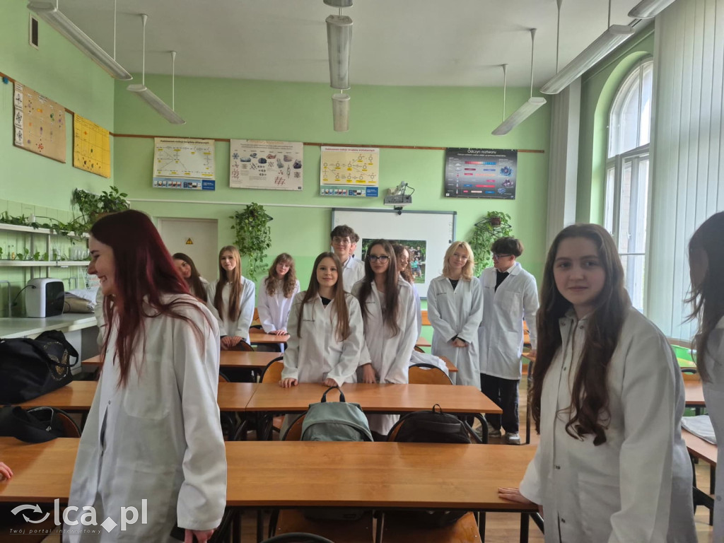 II LO ma nowoczesną pracownię chemiczną