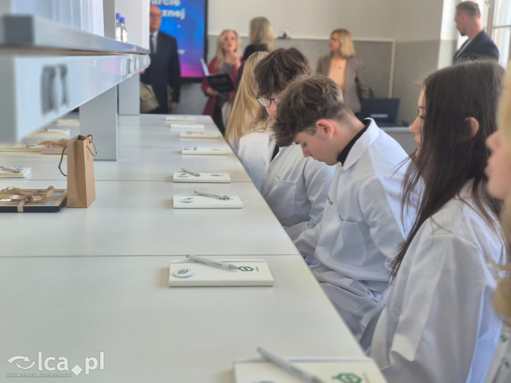 II LO ma nowoczesną pracownię chemiczną