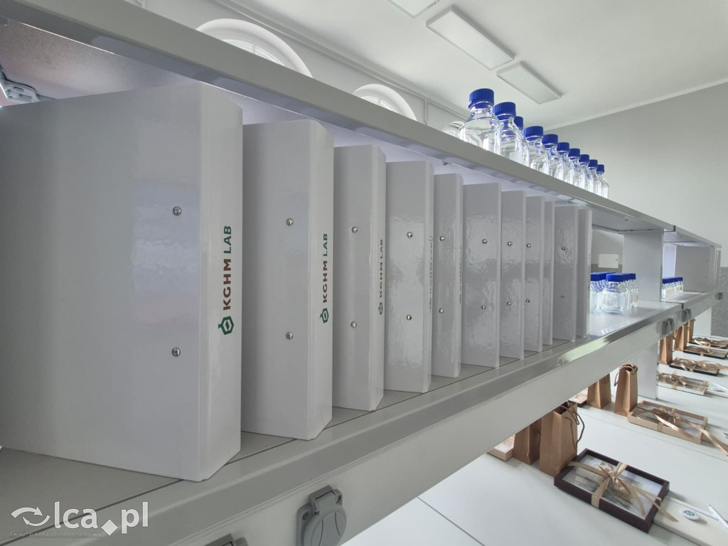 II LO ma nowoczesną pracownię chemiczną