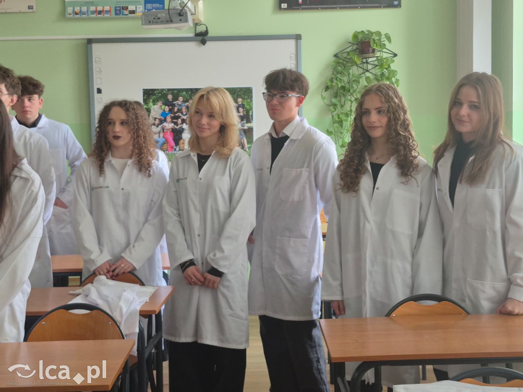 II LO ma nowoczesną pracownię chemiczną