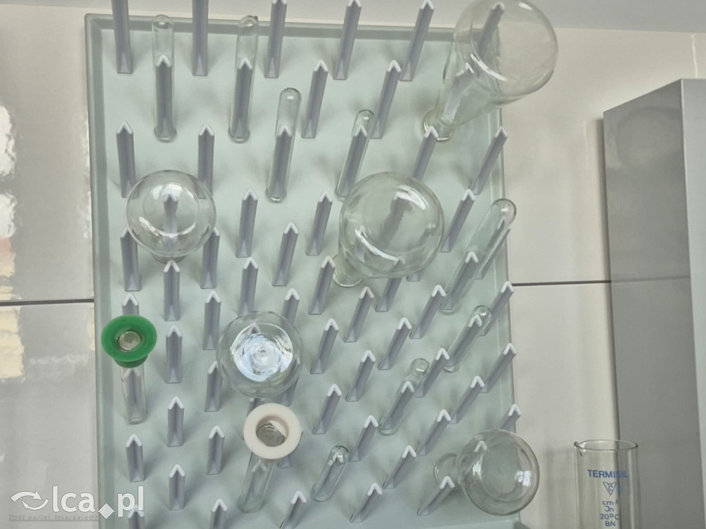 II LO ma nowoczesną pracownię chemiczną