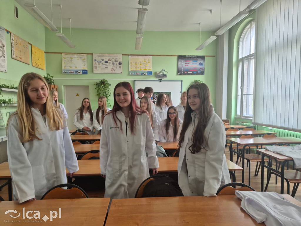II LO ma nowoczesną pracownię chemiczną