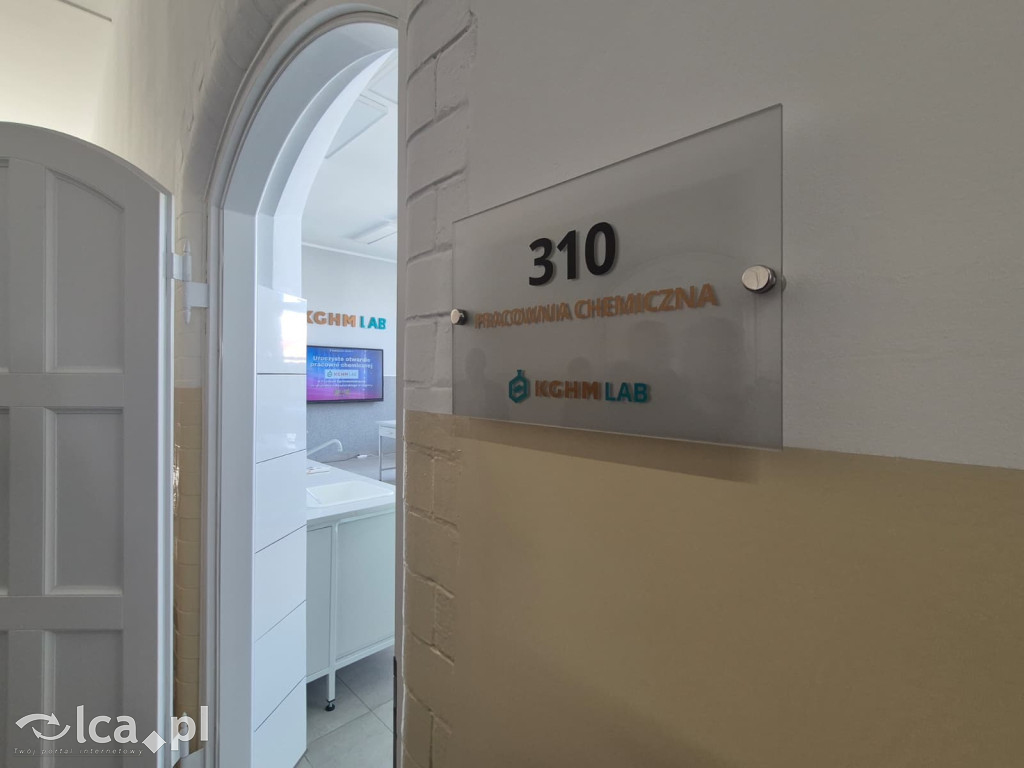 II LO ma nowoczesną pracownię chemiczną