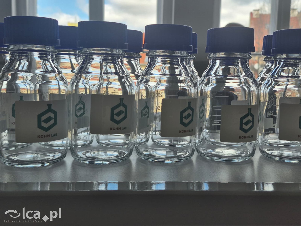 II LO ma nowoczesną pracownię chemiczną