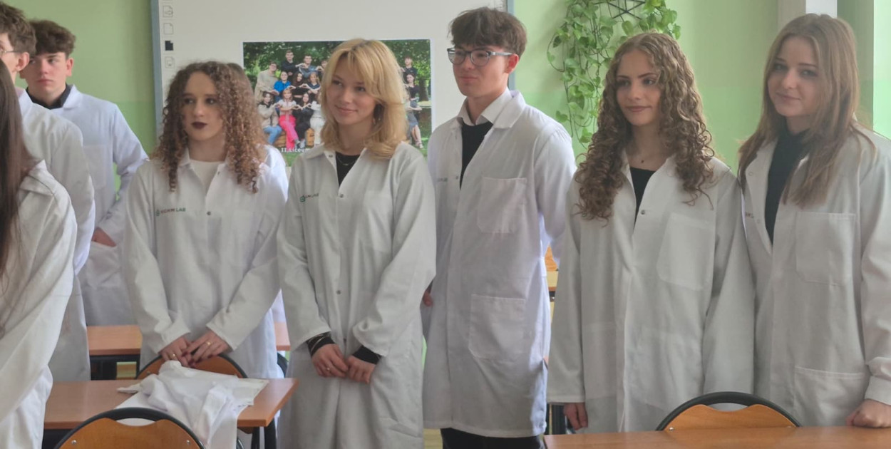 II LO ma nowoczesną pracownię chemiczną
