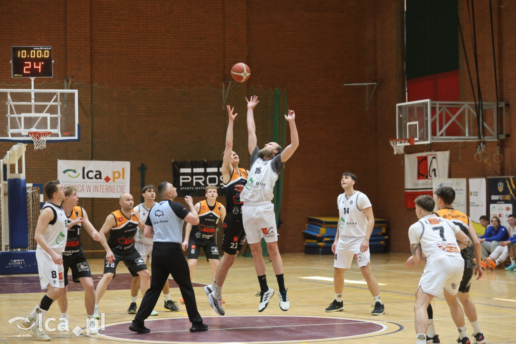 KS Basket Legnica wygrywa pierwszy mecz