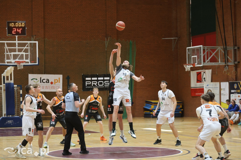 KS Basket Legnica wygrywa pierwszy mecz