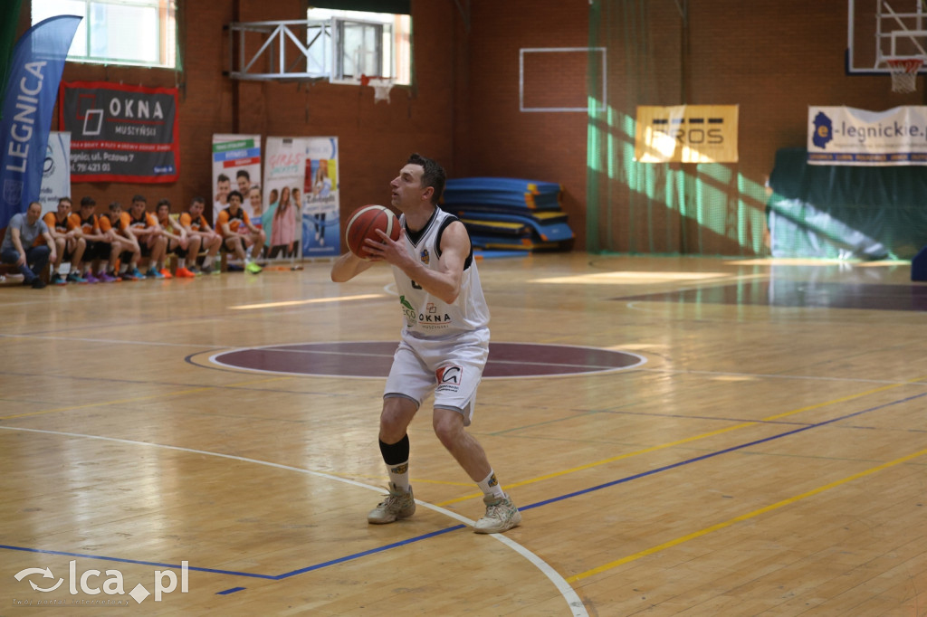 KS Basket Legnica wygrywa pierwszy mecz