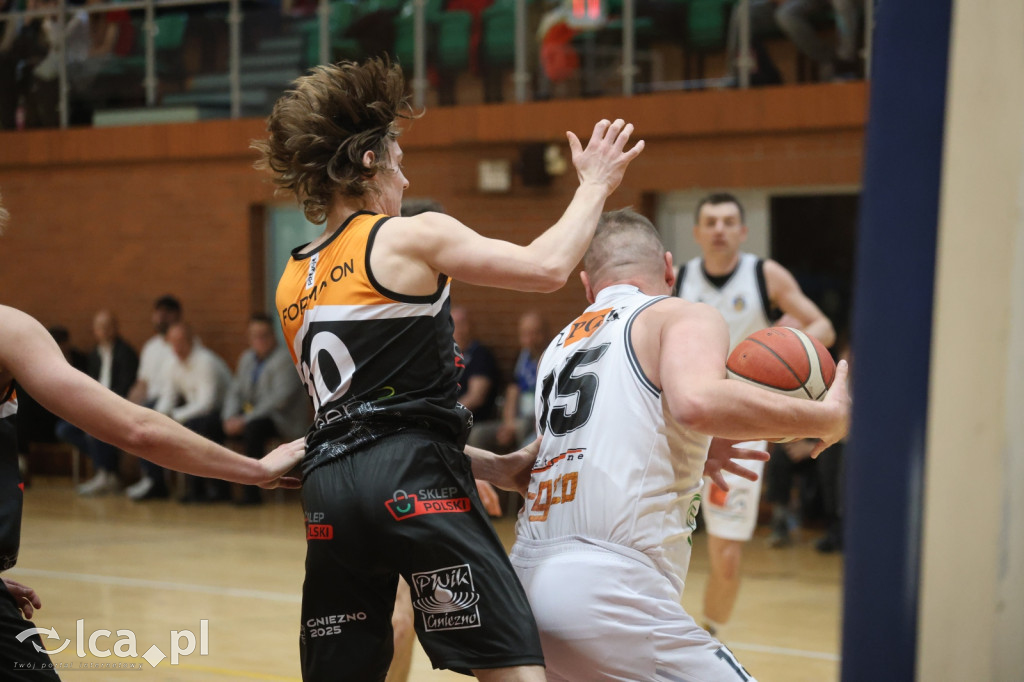 KS Basket Legnica wygrywa pierwszy mecz