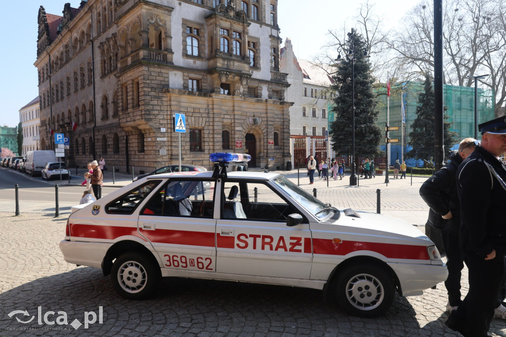 Ryk silników i strażackie syreny